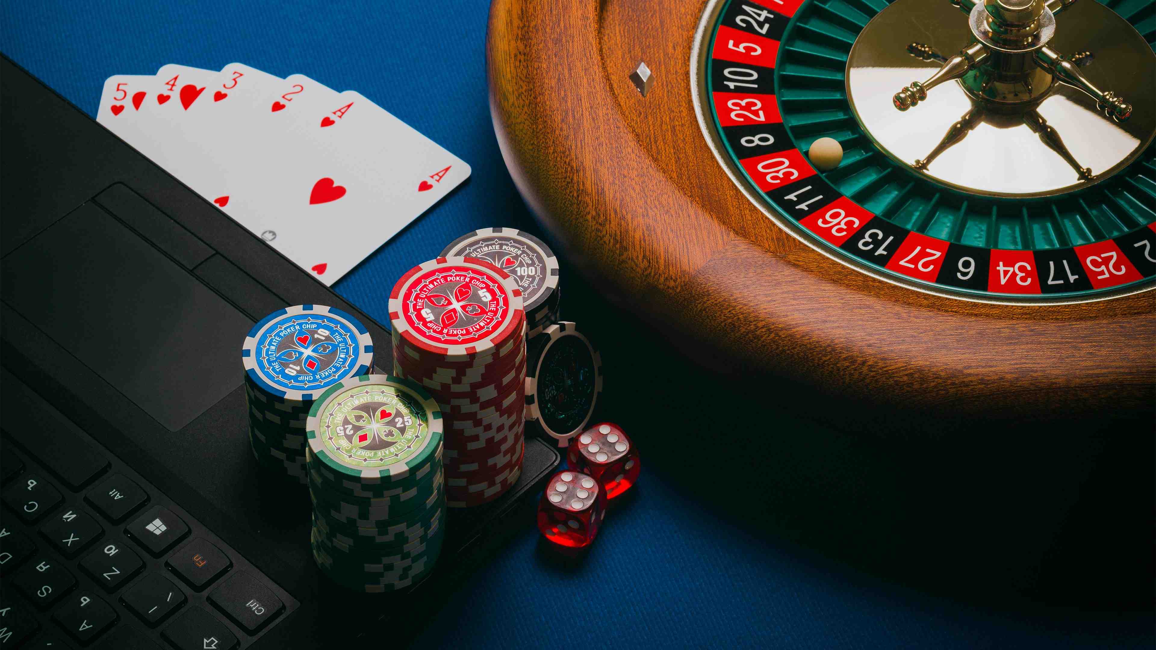 Màn hình slot Nổ hũ binh thuan hiển thị vòng quay jackpot trên thiết bị di động